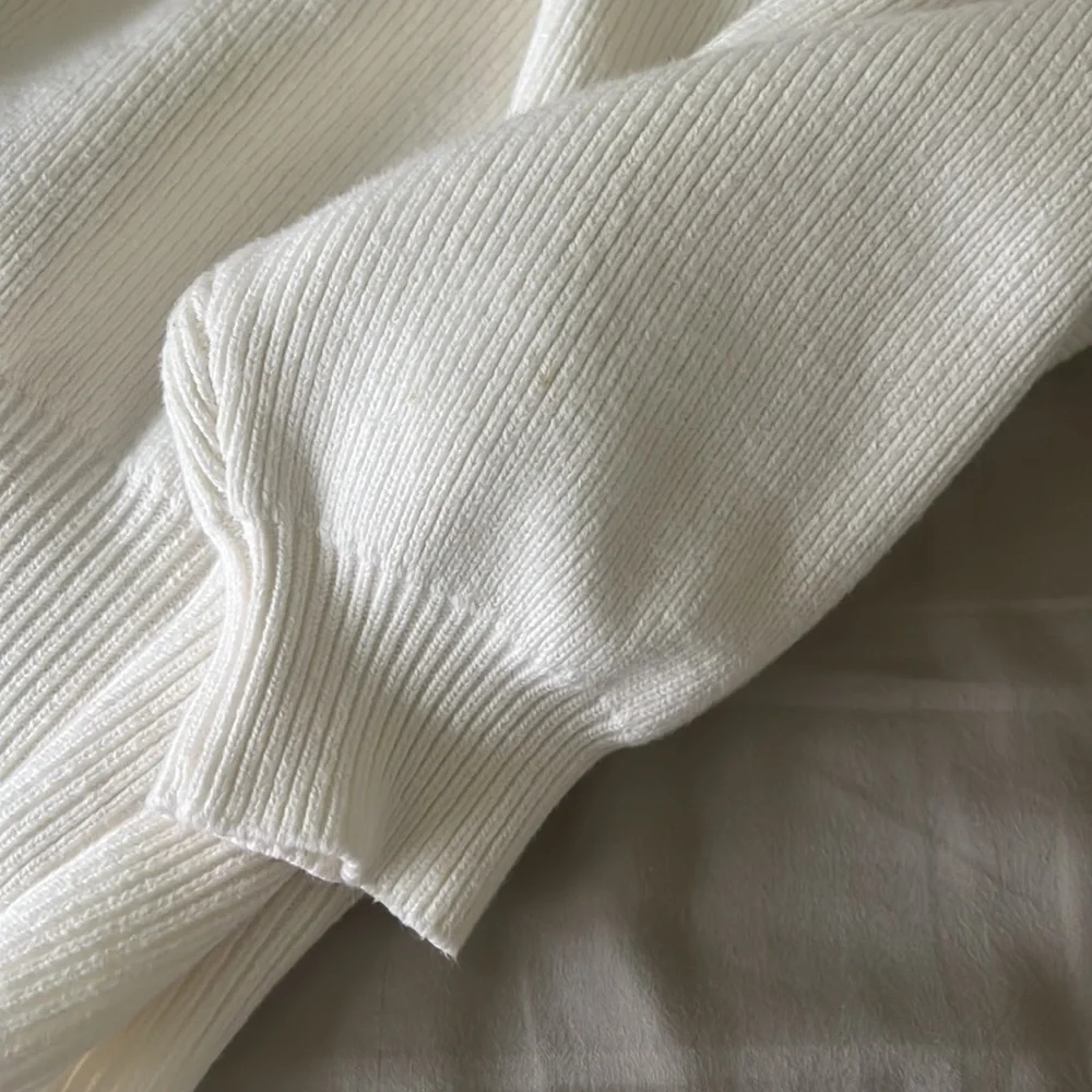 ALO Yoga Cream Oversized Hooded Sweater - Picture 9 of 9